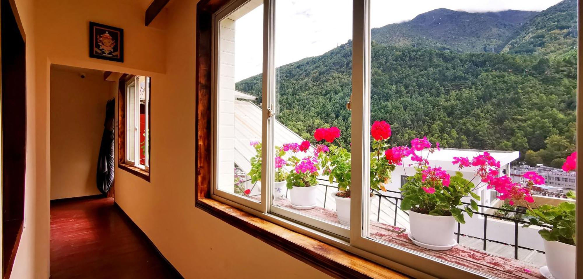 Kangding Guozhuang Nan Wu Hao Boutique Inn Exterior photo